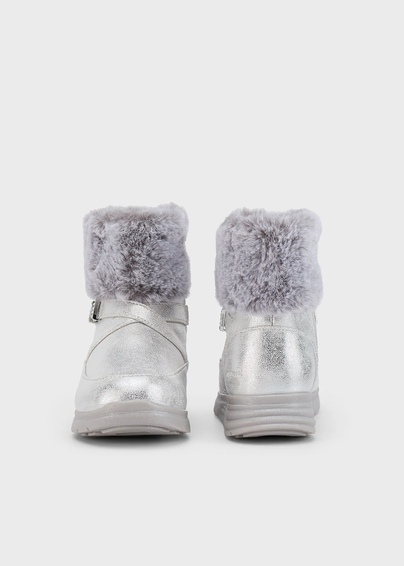 botins_metalizados_pelo_menina_1.webp Mayoral Botins metalizados pelo menina