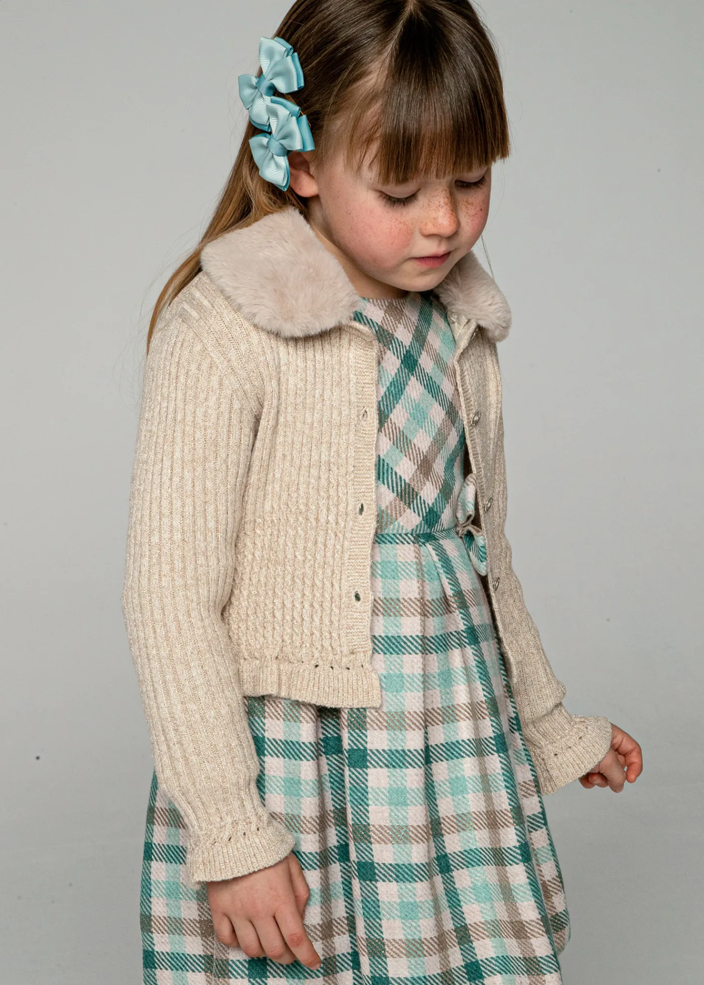 casaco_tricot_gola_pelo_menina_2-3.webp Mayoral Casaco tricot gola pelo menina