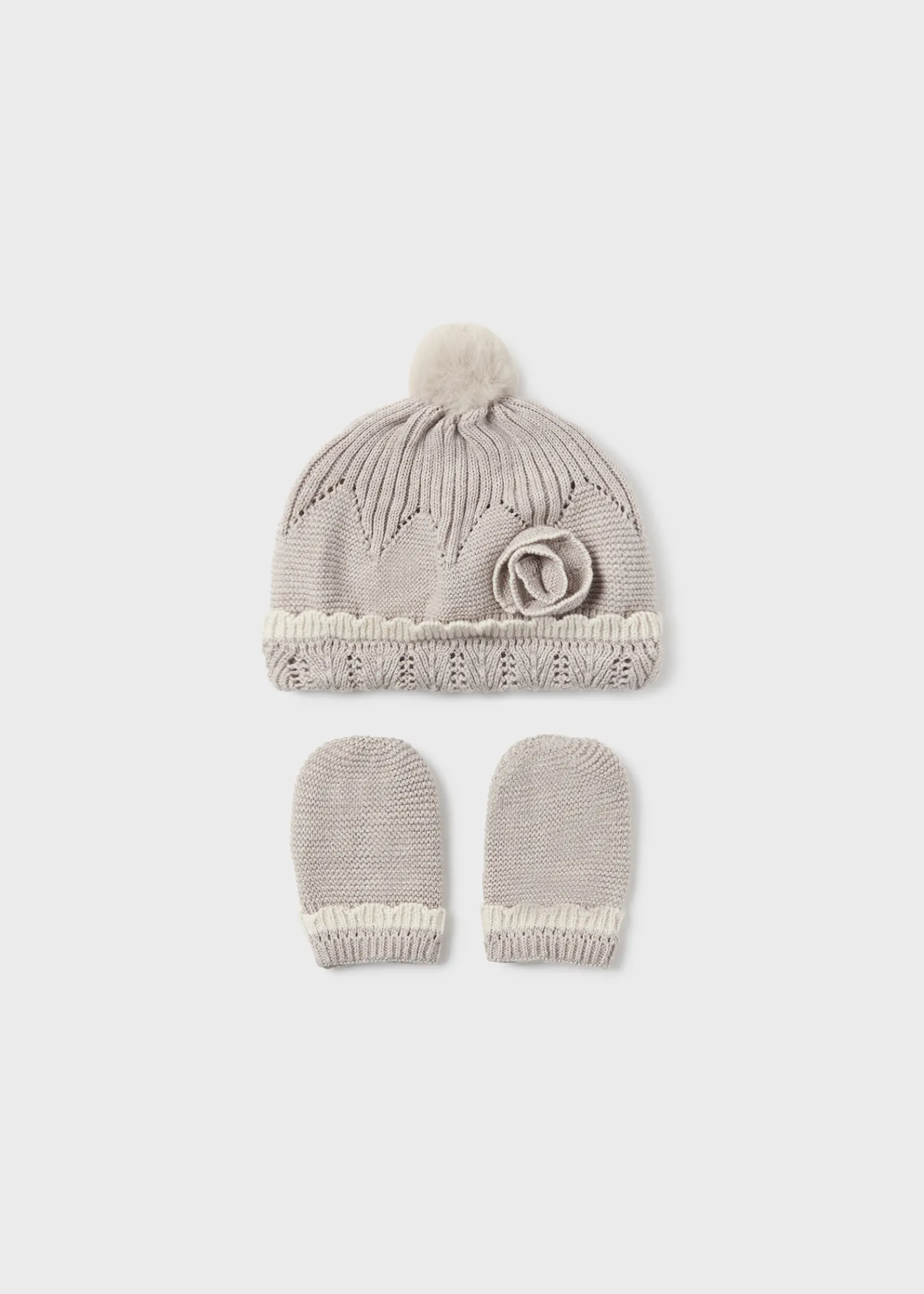 conjunto_de_gorro_e_luvas_recm_nascido_0-3.webp Mayoral Conjunto de gorro e luvas recém nascido