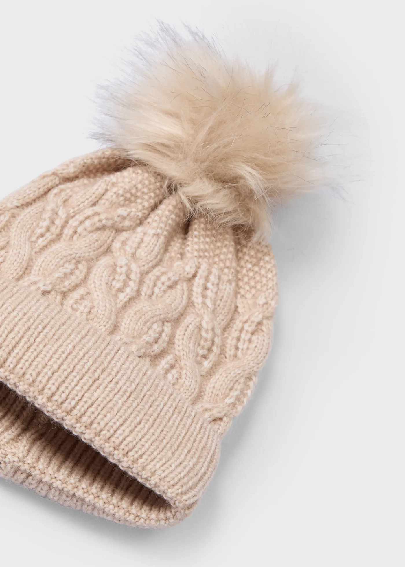 gorro_pompn_menina_1-2.webp Mayoral Gorro pompón menina