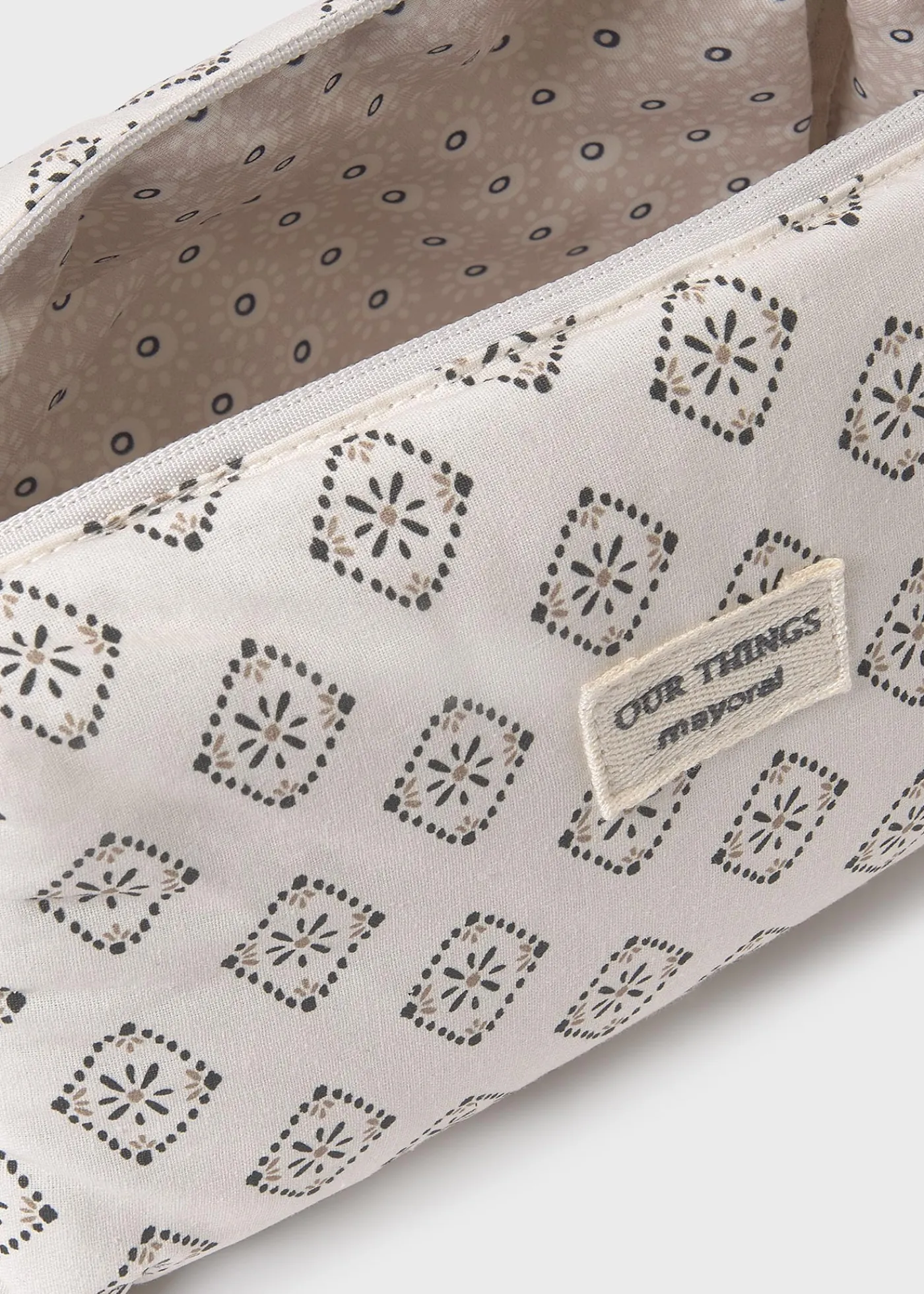 necessaire_estampado_impermevel_beb_3.webp Mayoral Necessaire estampado impermeável bebé