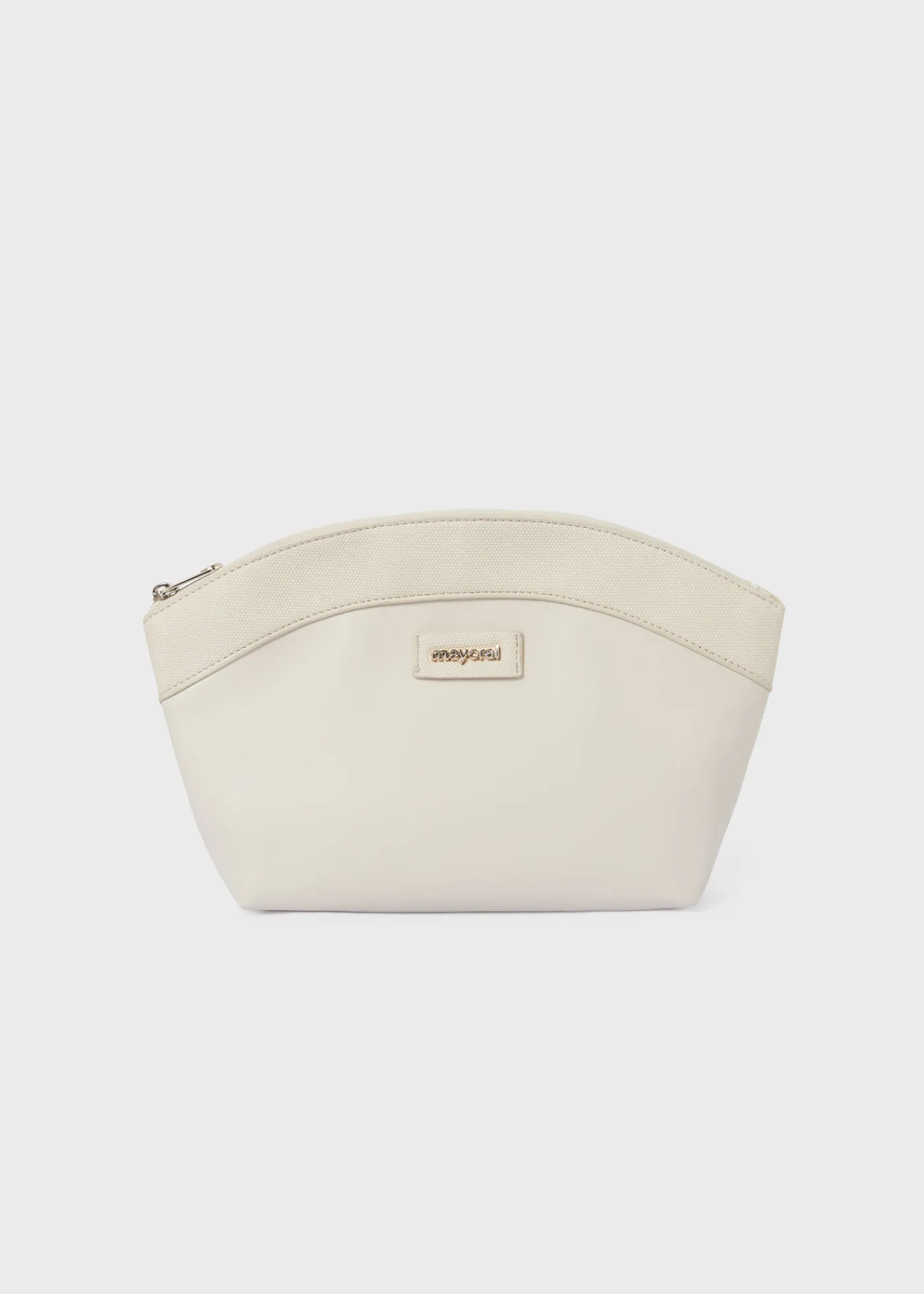 necessaire_oval_beb_1.webp Mayoral Necessaire oval bebé