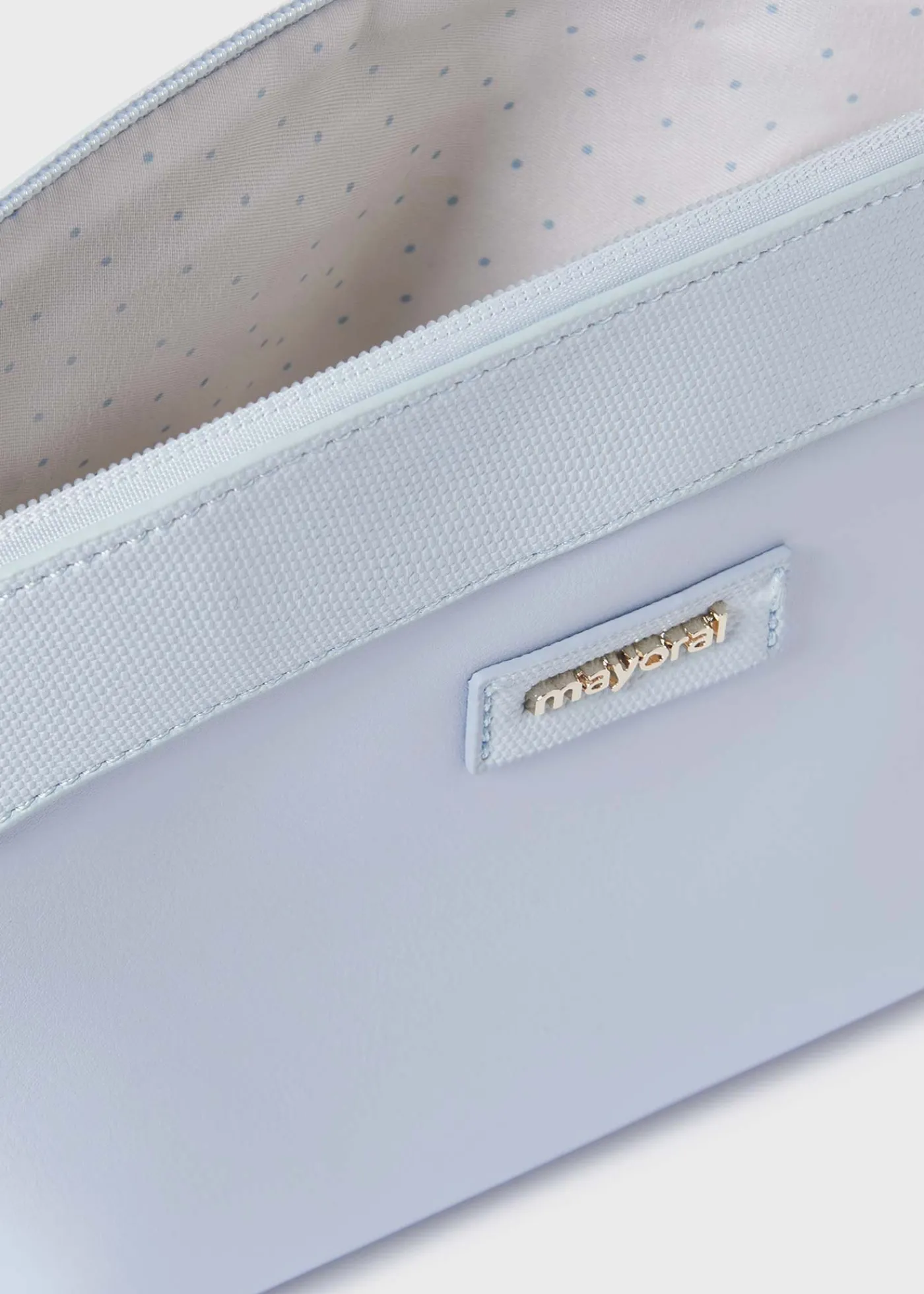 necessaire_oval_beb_2-3.webp Mayoral Necessaire oval bebé
