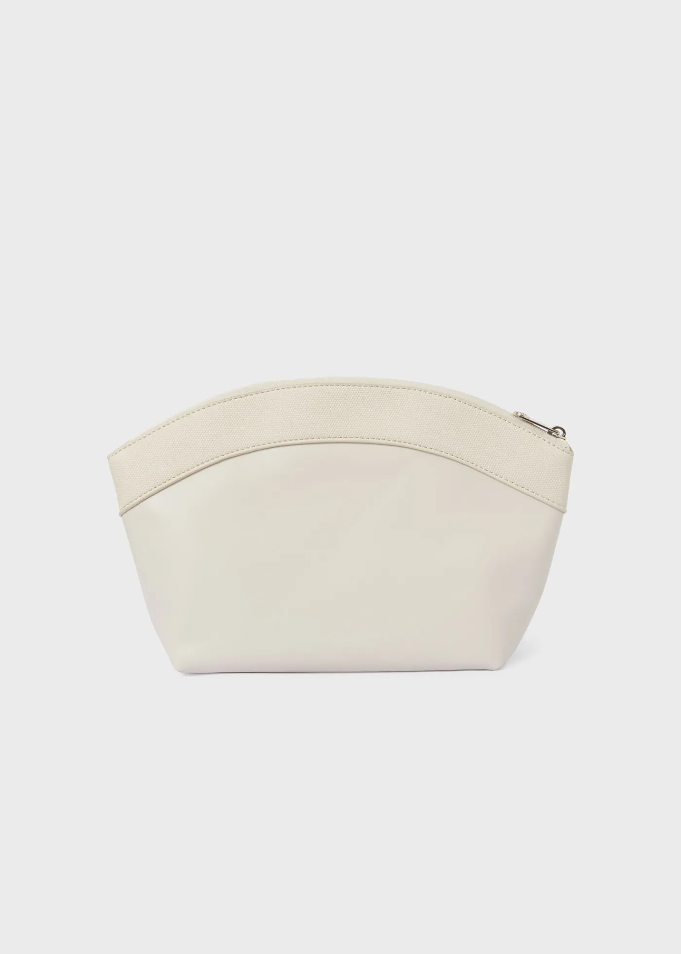 necessaire_oval_beb_2.webp Mayoral Necessaire oval bebé